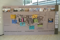 Geschichtenwand im Büro der Konzilstadt Konstanz